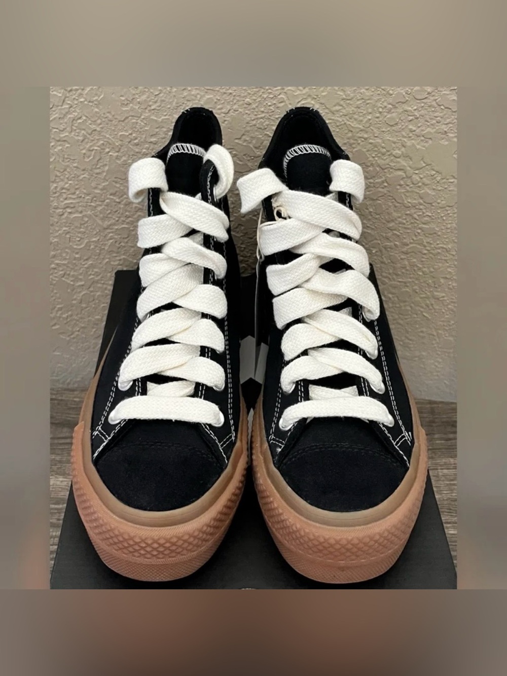 Converse Women's Chuck Taylor All Star Lift Platform Gum Sole Shoes-Size 7 - Picture 4 of 11